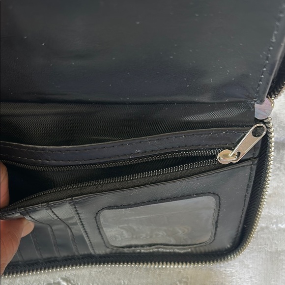 Buckle-Down Black and red Wallet - Picture 4 of 10